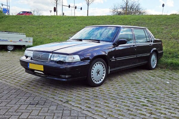 AutoWeek tweet media