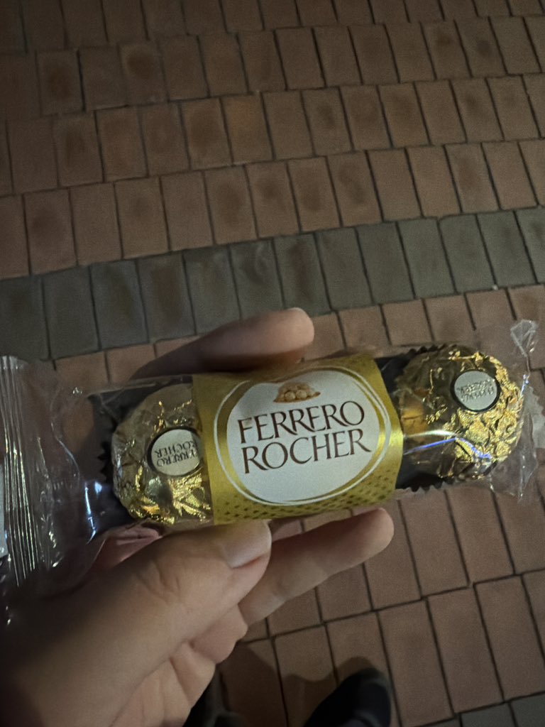 트친님한테 받은 초코!
고마와요 잘먹을게요!!
(두달전에 받아놓고 이제서야 쓴건 비밀)