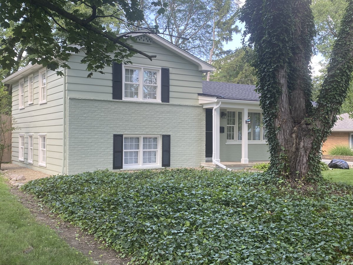 MussioA2Painter's tweet image. Clear communication, prep, and premium paints = a paint job that lasts! 💯 Check out our article on what to expect from exterior painters in Ann Arbor. annarbor-painter.com/learnmore/5-st…
#ExteriorPainters #TrustedContractors #HomeUpgrade #AnnArborMI