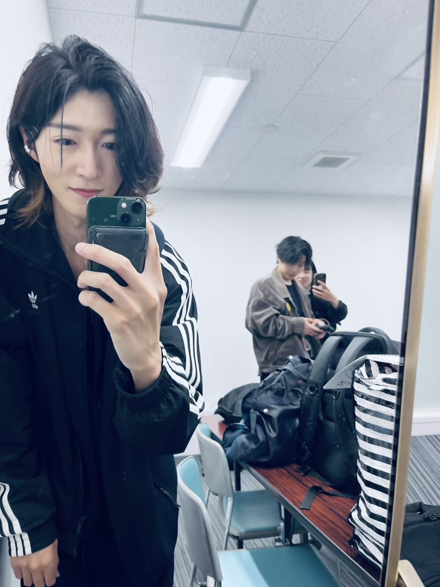 モナキ tweet media