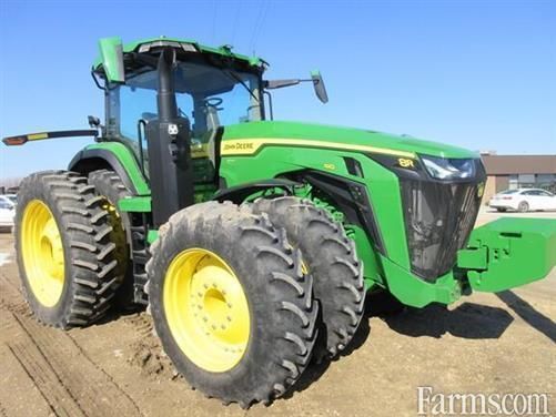 FarmsPrairies's tweet image. 2023 John Deere 8R 410 👇

EVT 40K transmission, 84 GPM dual hydraulic pump, 5 SCVs, IF480/80R50 duals, front fendors, and more, available at @greenlandequip.

farms.com/used-farm-equi…

#Tractors