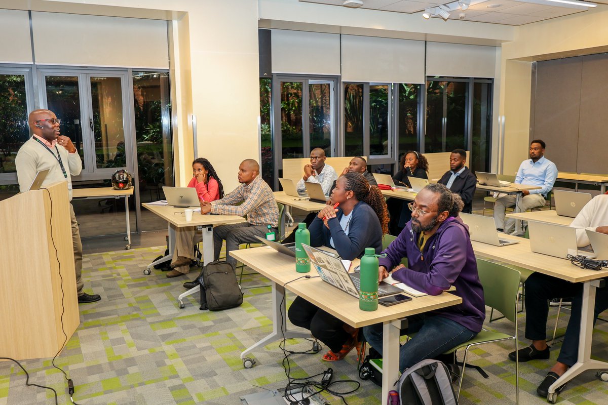 AKU Graduate School of Media and Communications tweet media