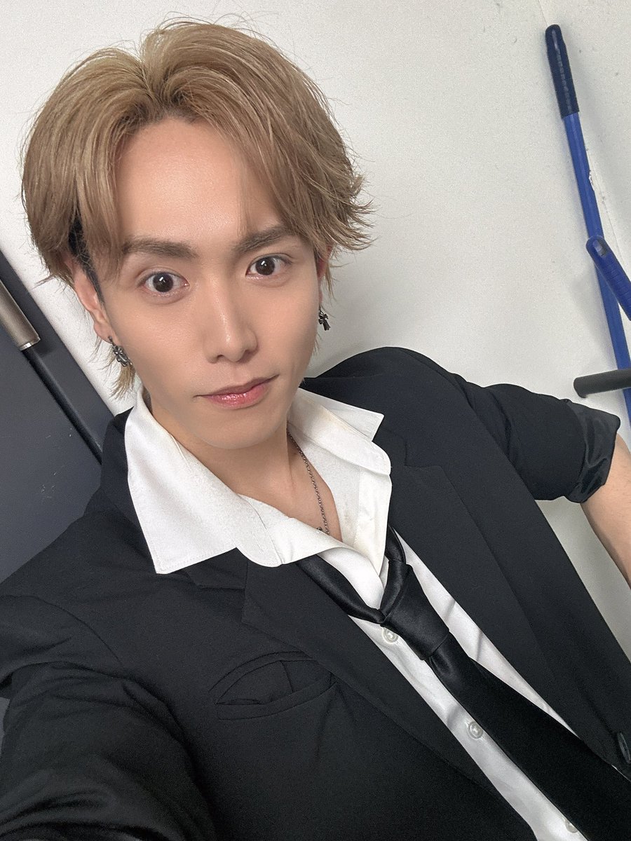 RYOTA_CCC_K's tweet photo. AKTIE-1000CLUB🌊
ありがとございやした⚠️🖖🏾
平日にも関わらず熱すぎイベントやったな🥳
1000CLUBの高すぎステージすき🕺🏾
長丁場最後までみんなありがとー😘

次回は土曜日、ビナウォーク海老名でフリーライブ🚶🏾 https://t.co/bnYVTDGQ0q