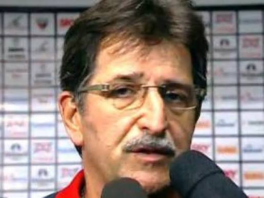 Essa é a fila pra pedir desculpas ao René Simões.