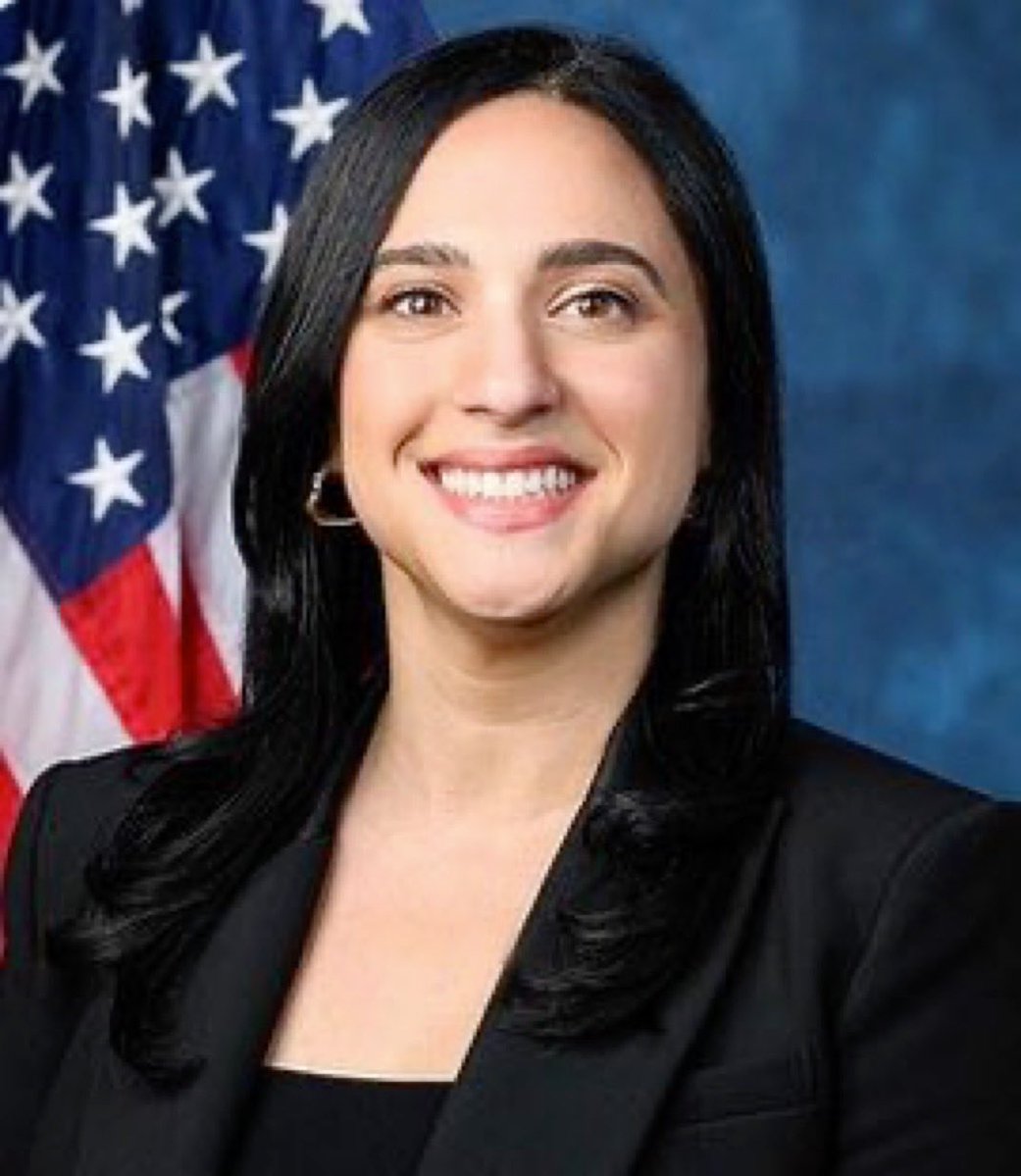 يک آدم معمولى🎒 tweet media