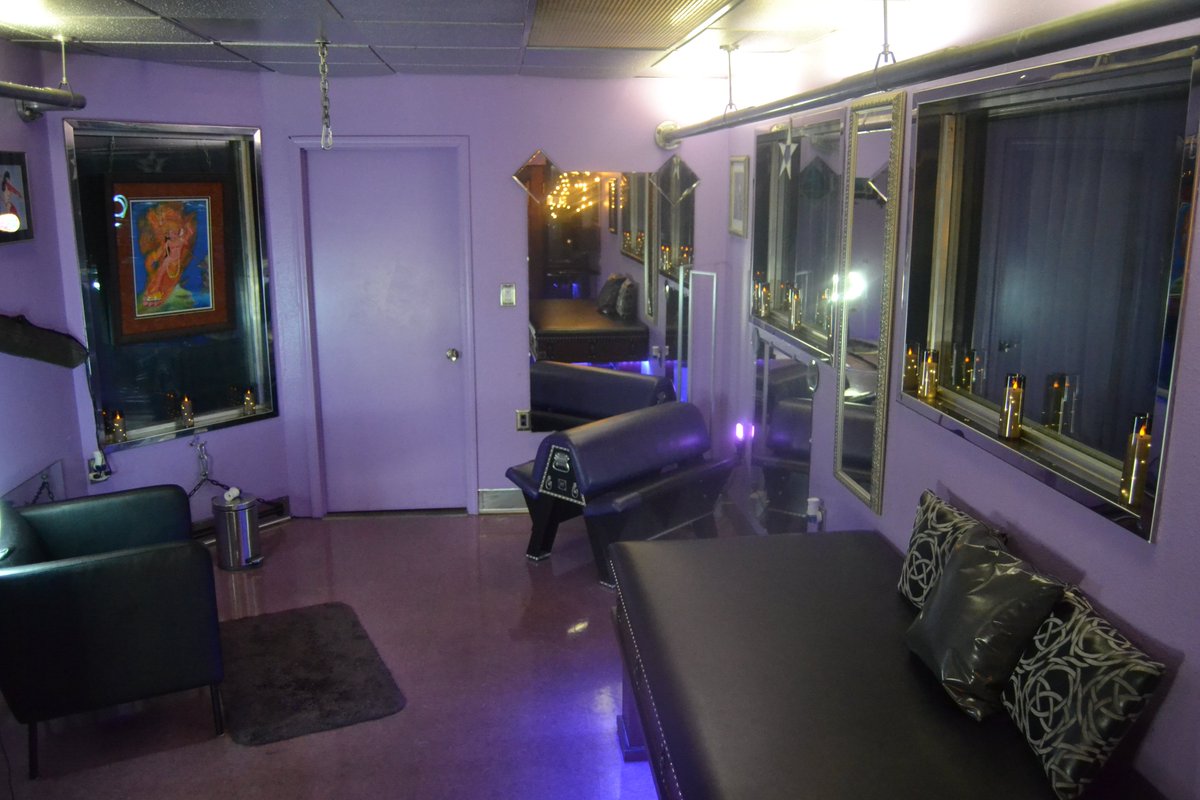 TheRealDOIAZ's tweet image. All of our themed rooms are available for rent 24/7 @TheRealDOIAZ #uniquerentals #studio