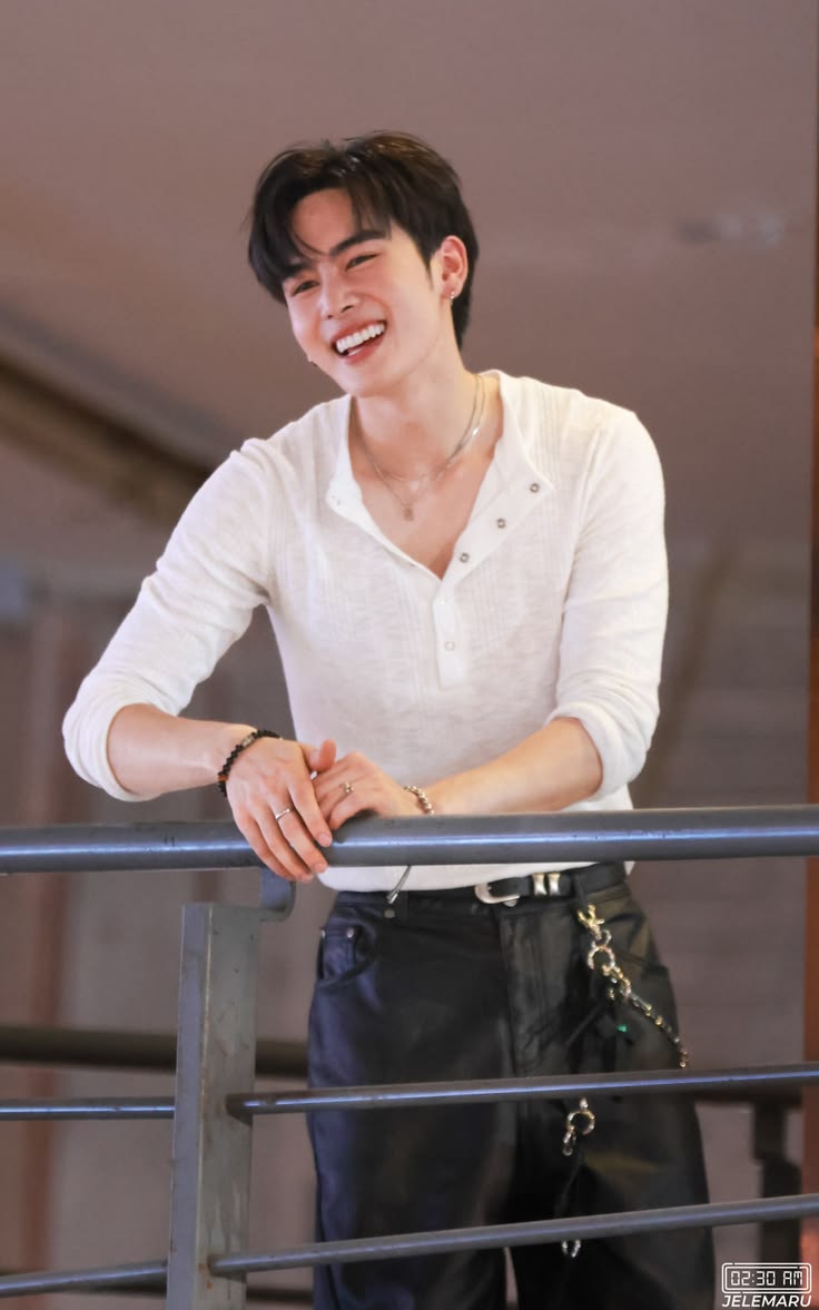 scribbles 🦕(Love you teacher ⛅) tweet media