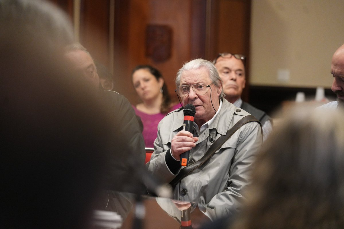 𝐄𝐋 𝐃𝐄𝐑𝐄𝐂𝐇𝐎 𝐀 𝐋𝐀 𝐒𝐀𝐋𝐔𝐃 𝐍𝐎 𝐄𝐒 𝐔𝐍𝐀 𝐌𝐄𝐑𝐂𝐀𝐍𝐂𝐈́𝐀, 𝐅𝐑𝐄𝐍𝐓𝐄 𝐀 𝐒𝐔 𝐀𝐓𝐀𝐐𝐔𝐄 𝐄𝐋 𝐏𝐔𝐄𝐁𝐋𝐎 𝐒𝐄 𝐎𝐑𝐆𝐀𝐍𝐈𝐙𝐀

Junto a ministros de salud provinciales, médicos de cabecera de PAMI, trabajadores y referentes gremiales de organismos públicos