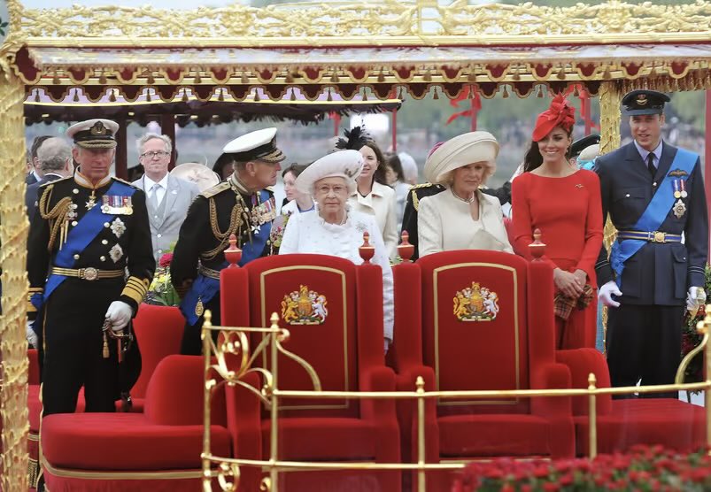 The Romantic Lady tweet media