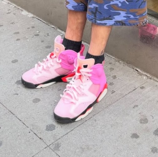 Sneakerologue's tweet image. Le 2ème coloris de la Awake NY x Air Jordan 6 “Bubblegum” 💕

Vous validez ?

📸: @imran_potato