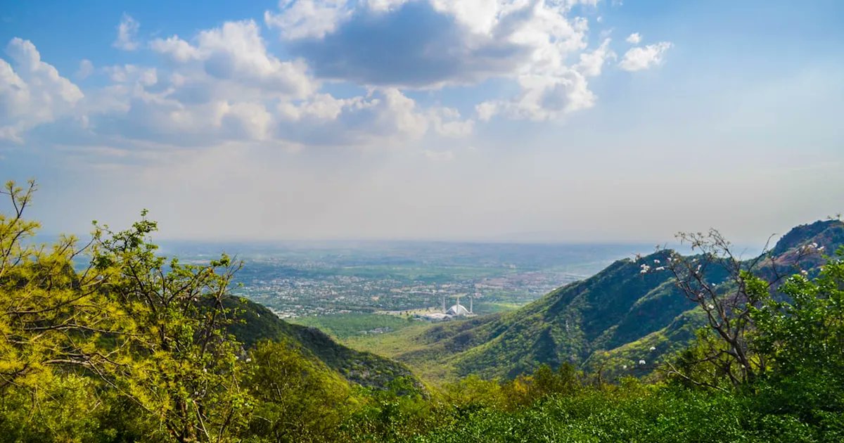 denkstromnews's tweet image. Chamenei gibt grünes Licht, Ghalibaf droht mit neuen Schlachtfeld-Trümpfen. Am Mittwoch entscheidet Islamabad über Krieg oder Waffenstillstand.

#International #Geopolitik