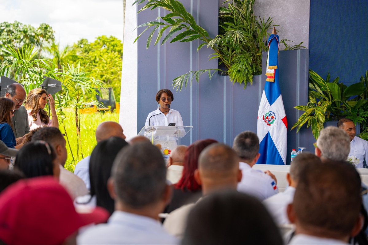 Ministerio de Turismo RD tweet media