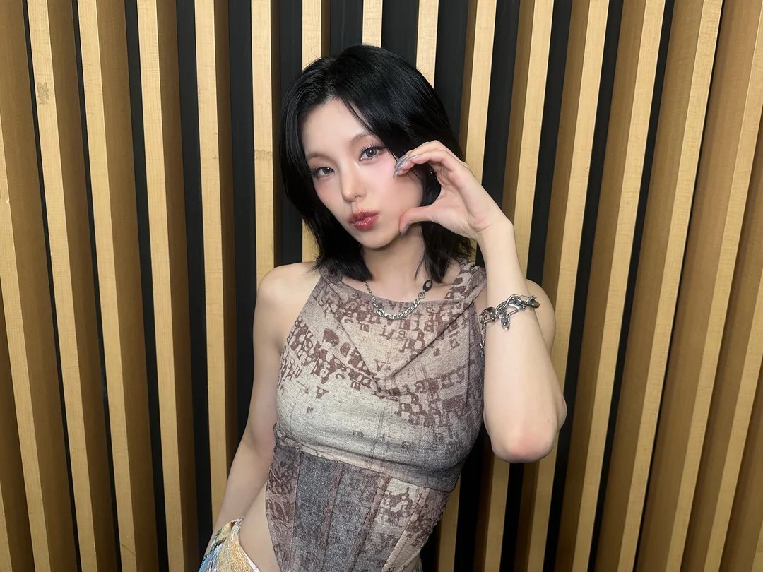 venus9official's tweet image. choke on it

#Kitty #키티
#VENUS #비너스