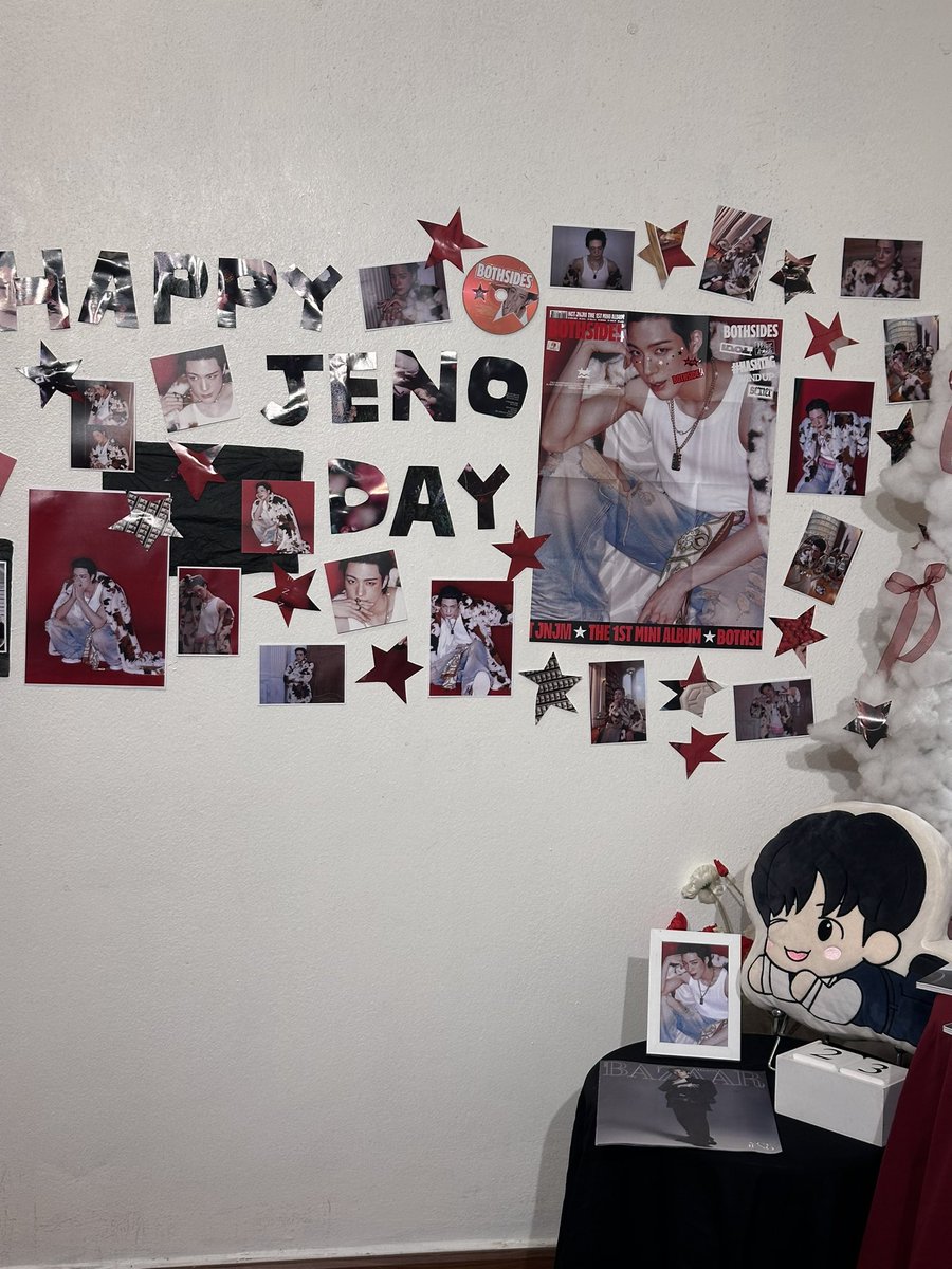 _porschebntsct's tweet photo. ⁺·ˑ˚gallery &amp; giveaway #HAPPYJENODAY 𓈒 🐶🎂💓

✨ 22-26 apr 
💘 mon-thu 12:00-19:00
💘 fri-sun 10:00-20:00
✿ at @samannachan cafe , kku 
📍location! https://t.co/PjtlqhfzT1

ชาวขอนแก่นแวะไปกันเยอะๆนะคับ 
ฝากรีวิว #พชกอว ด้วยนะ ♡

#JENO #เจโน่ #NCT #NCTDREAM  
#ตลาดนัดnct https://t.co/5LsFMUDNuh