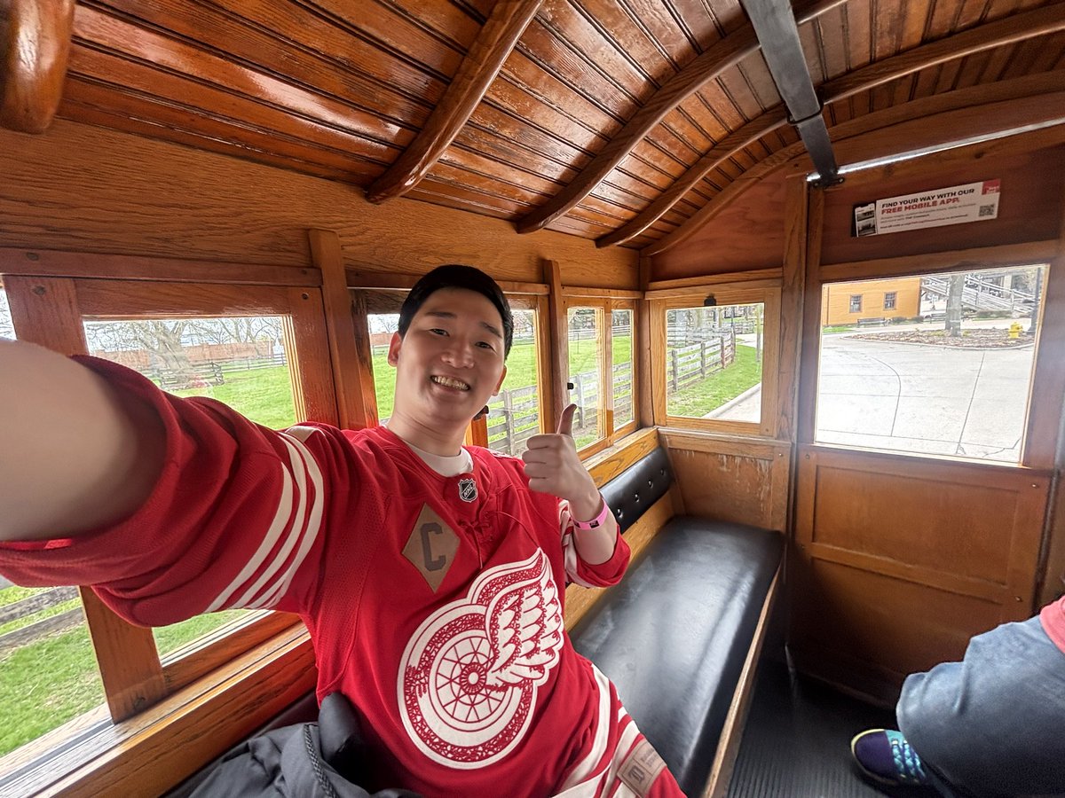 KoreaPistonsFan's tweet image. Greenfield Village is so fun I'm riding a horse carriage in 2026