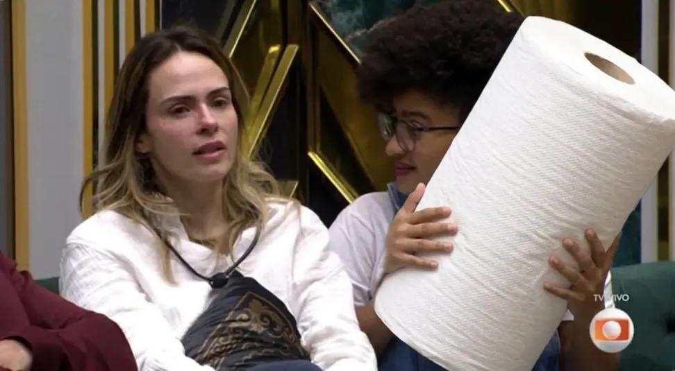 Último meme dos objetos gigantes? 
Ou será que hoje da tempo de acrescentar mais um? #bbb26