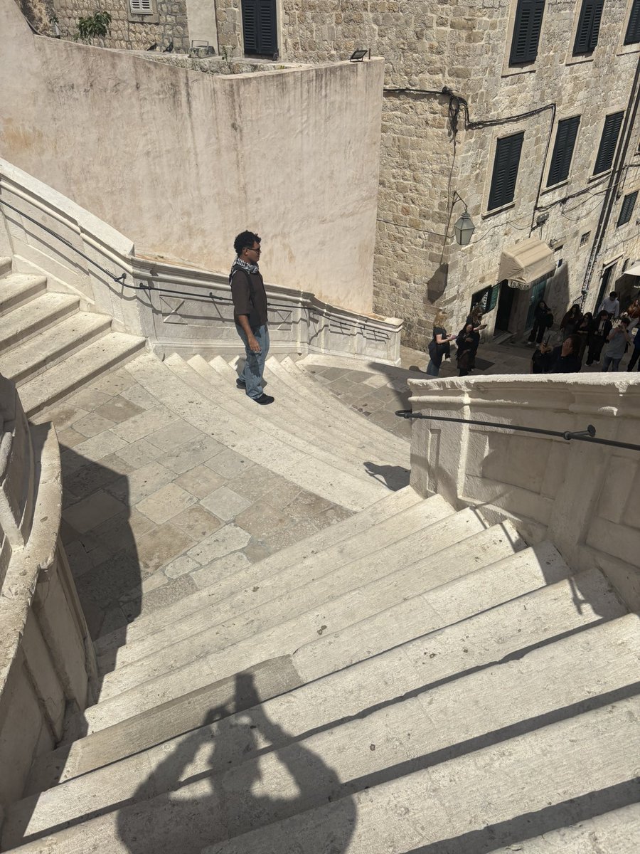 KINGS LANDING AAAA e a escada da caminhada da vergonha