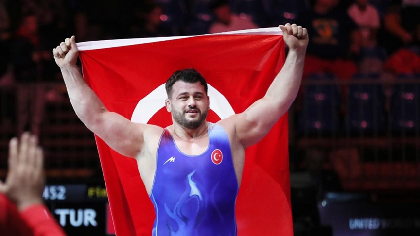 mustafa_kurt2's tweet photo. 🇹🇷13. kez Avrupa Güreş Şampiyonu olup en çok Avrupa Şampiyonu olma unvanını kazanan Rıza Kayaalp'i ne kadar tebrik etsek azdır. 🇹🇷 https://t.co/A4kY1c7Zps