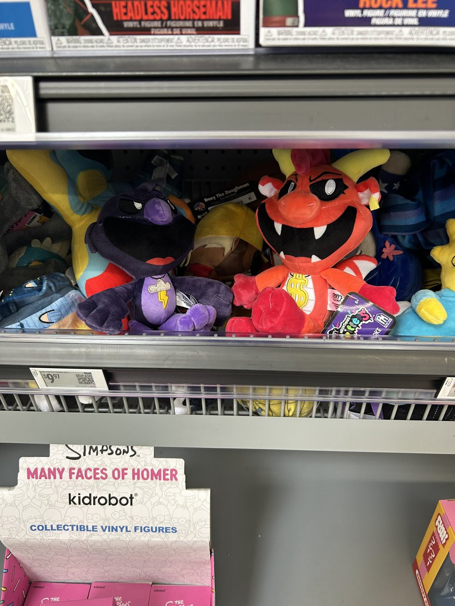 greenguy56's tweet image. Saw these lil sillies at Walmart 
(Btw baba is under Poe)
#smilingcritters #nightmarecritters #PoppyPlaytime