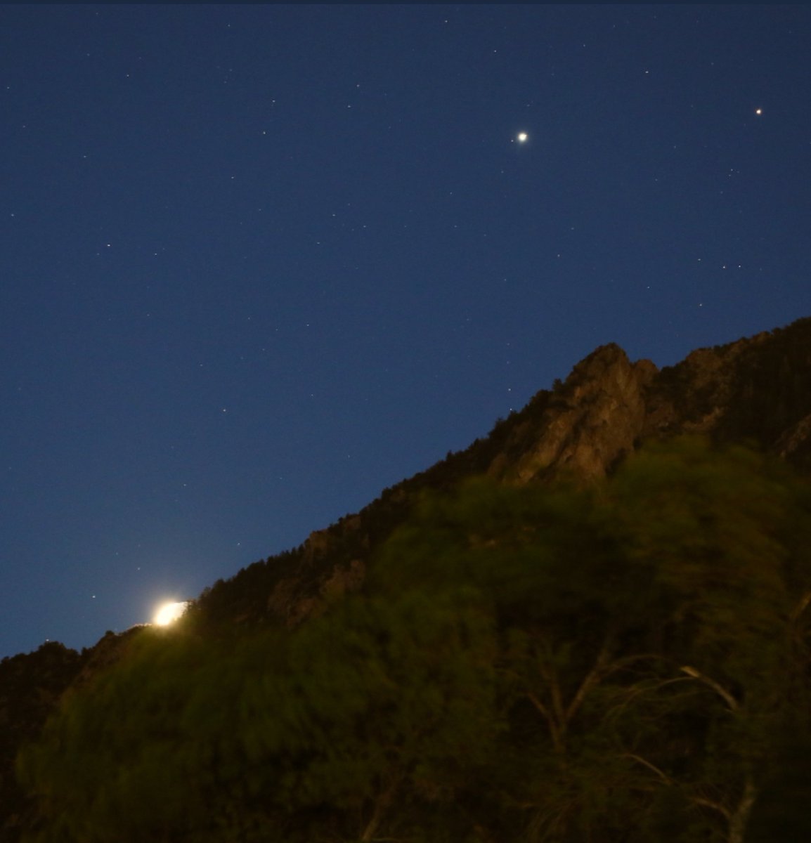 IsaAranjuez's tweet image. La Luna, Júpiter y Marte
@NASA 
#astronomía