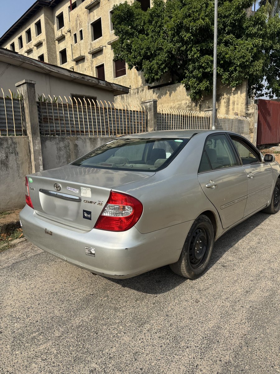 passwordtv__'s tweet photo. Used Toyota Camry 2002 available for sale 
V4 engine 
AC, Engine, Gear in top condition 

Price: 4.5M
📍Akobo, Ibadan 
☎️  08062211841

Kindly retweet. 🙏 https://t.co/iGtzUVF0sz