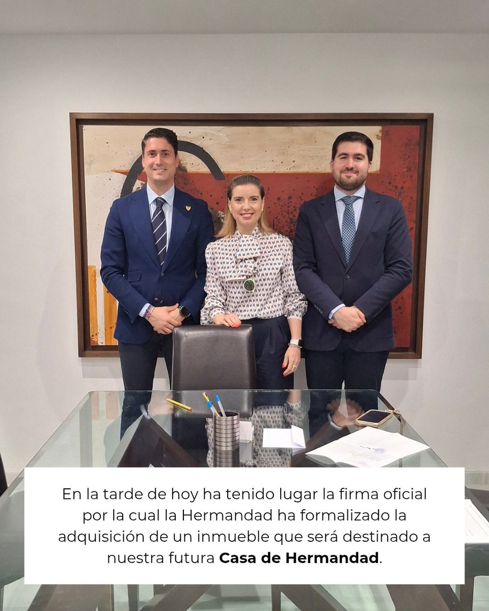 hdad_rescatado's tweet photo. 📢 COMUNICADO OFICIAL | Firma de adquisición de inmueble para Casa de #Hermandad

#Rescatado #Amargura https://t.co/TDjgnOYDLu