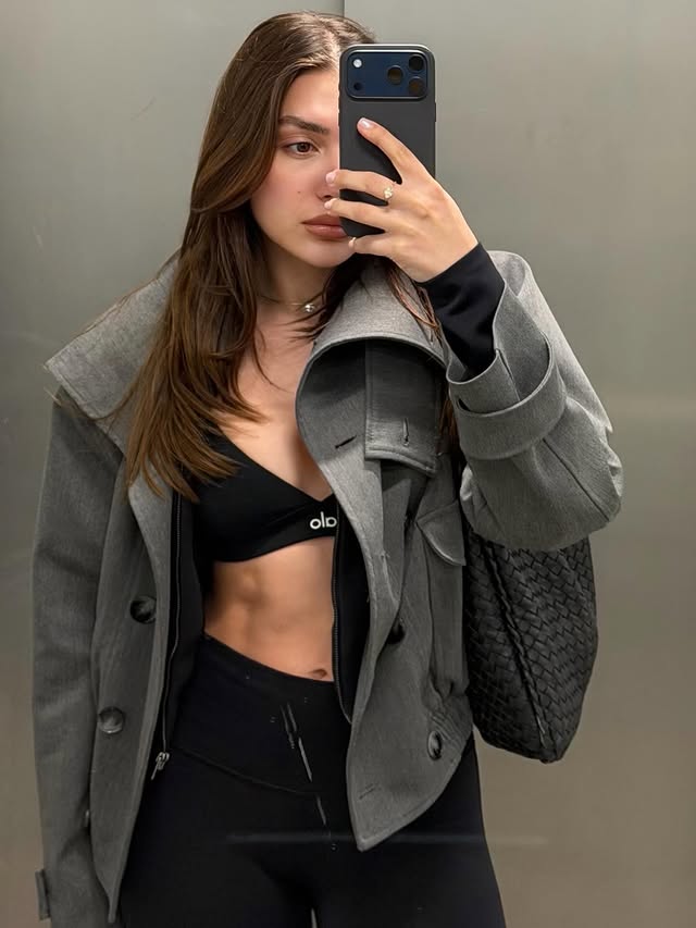 Shelly_77y's tweet image. Today is another day full of energy! 💪 #OOTD #FitnessGirl #DailyOutfit