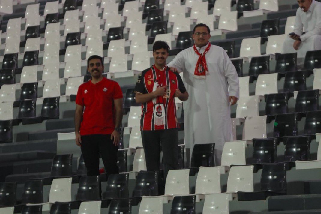 مدرج الرائد tweet media