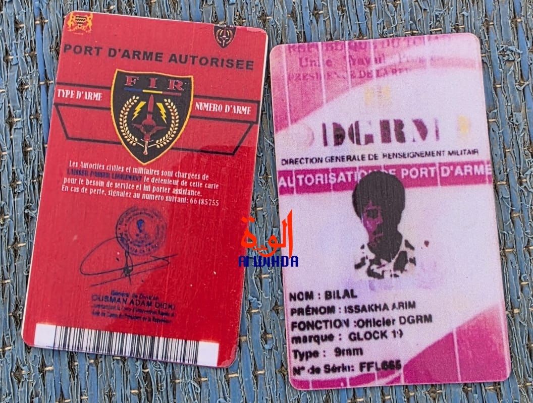 alwihdainfo's tweet image. 🚨 #Tchad : la Police nationale a présenté 36 présumés malfaiteurs impliqués dans diverses infractions. Parmi eux, deux détenaient de faux permis de port d’armes : l’un au nom de la Force d’intervention rapide (FIR) et l’autre à celui de la Direction générale du renseignement