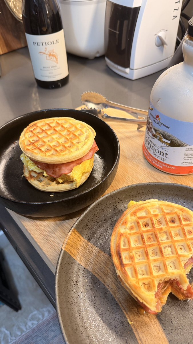cozydadd's tweet photo. woke up today and chose the intrusive thoughts (i made a ham sandwich using eggo waffles) https://t.co/um81vGqTM5