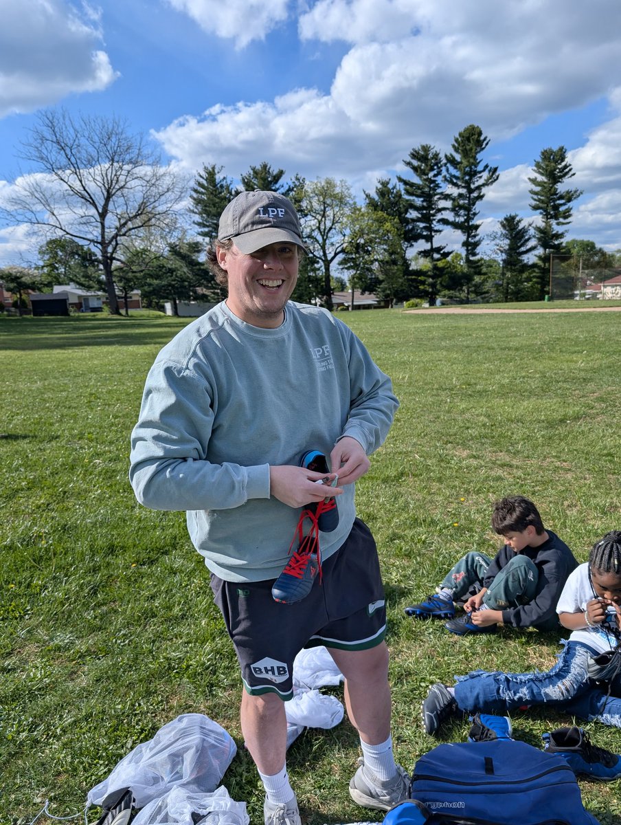 LPFsports's tweet photo. LPF Baltimore is also getting in on the soccer cleat giveaway fun ⚽

Kids received at a local school were thrilled to receive their first pair of soccer cleats. All completely free with our partners @MSYSA. Here are some of our favorites! ⬇️ https://t.co/n5XD5ec76p