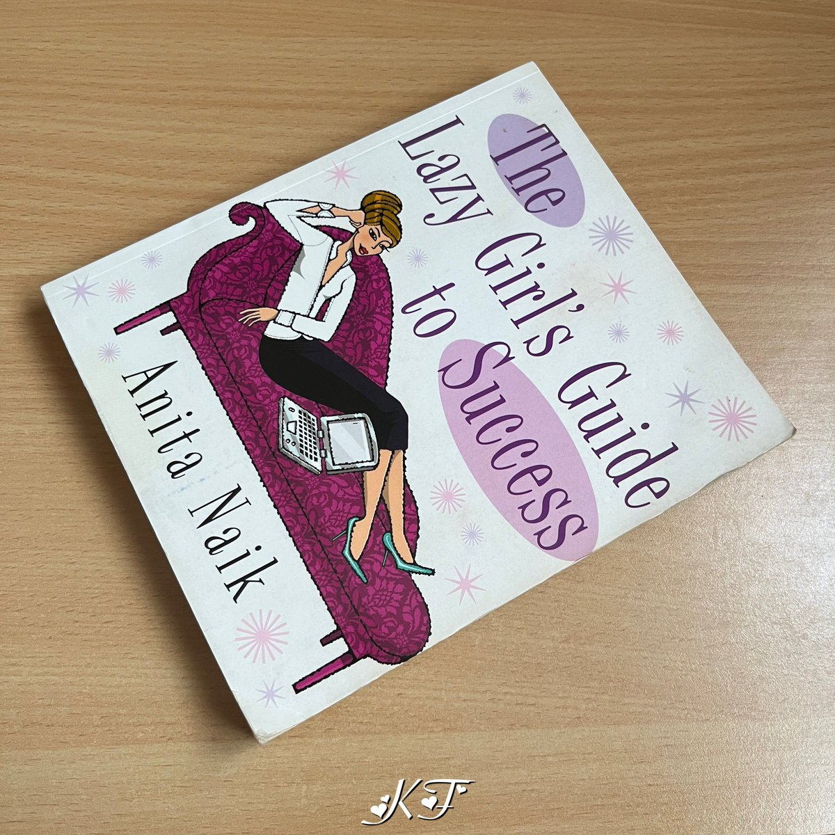 karens_style's tweet image. #ToMyFutureDaughter: “Surround yourself with go-getting people. Motivated people give off energy &amp;amp; make you feel you can achieve anything you set your mind to. Find this type of person &amp;amp; stick like glue to them.” —Anita Naik (below book)

Money Bouquet 📸: Pinterest

#TipTuesday