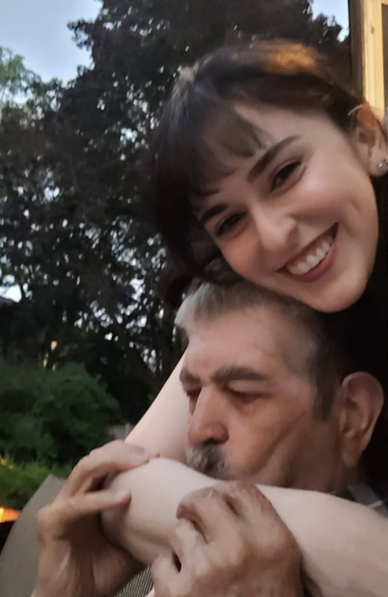 Layla.Partovi tweet media