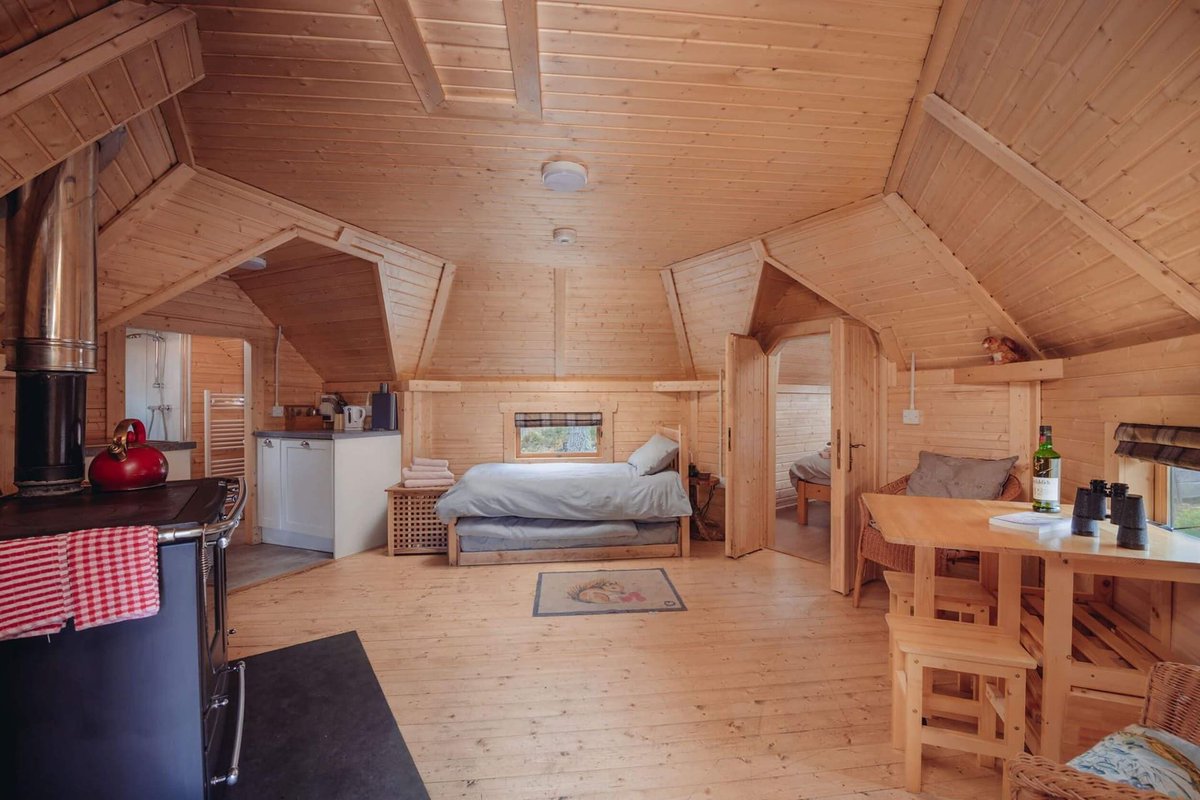 WeAcceptPets's tweet image. 🌿 Discover Cairngorms Bothies 🌿

Cairngorms Bothies offers a unique off-grid escape in beautifully restored traditional bothies, creating a peaceful retreat in the heart of nature. ✨

Accepts 🐶
weacceptpets.co.uk/Aberdeenshire/…

#CairngormsBothies #OffGridLiving #WoodlandRetreat #Dogs