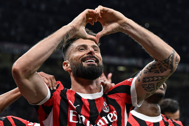 MilanPosts's tweet photo. 🗣️ Giroud spoke to @MilanNewsit: On what Milan means to him: “Passion for football, San Siro, the Scudetto, the love of the fans when I was on the pitch. I really miss Milan, but I’ve stayed in touch with my teammates and the staff. I miss this club, where I spent three fantastic years (laughs). Now I hope the club returns to the Champions League next season.”