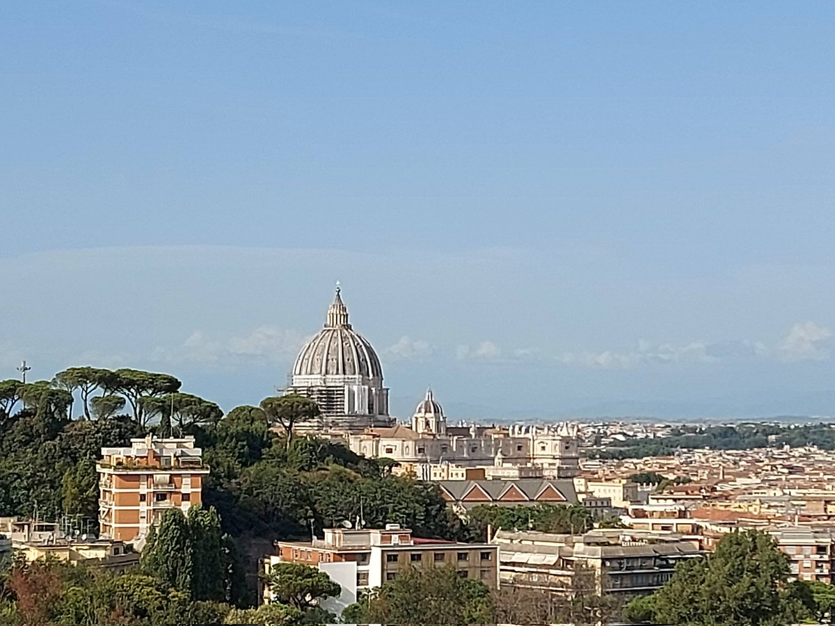 La più bella sei tu! ❤️ (da via Piccolomini.) #NatalediRoma