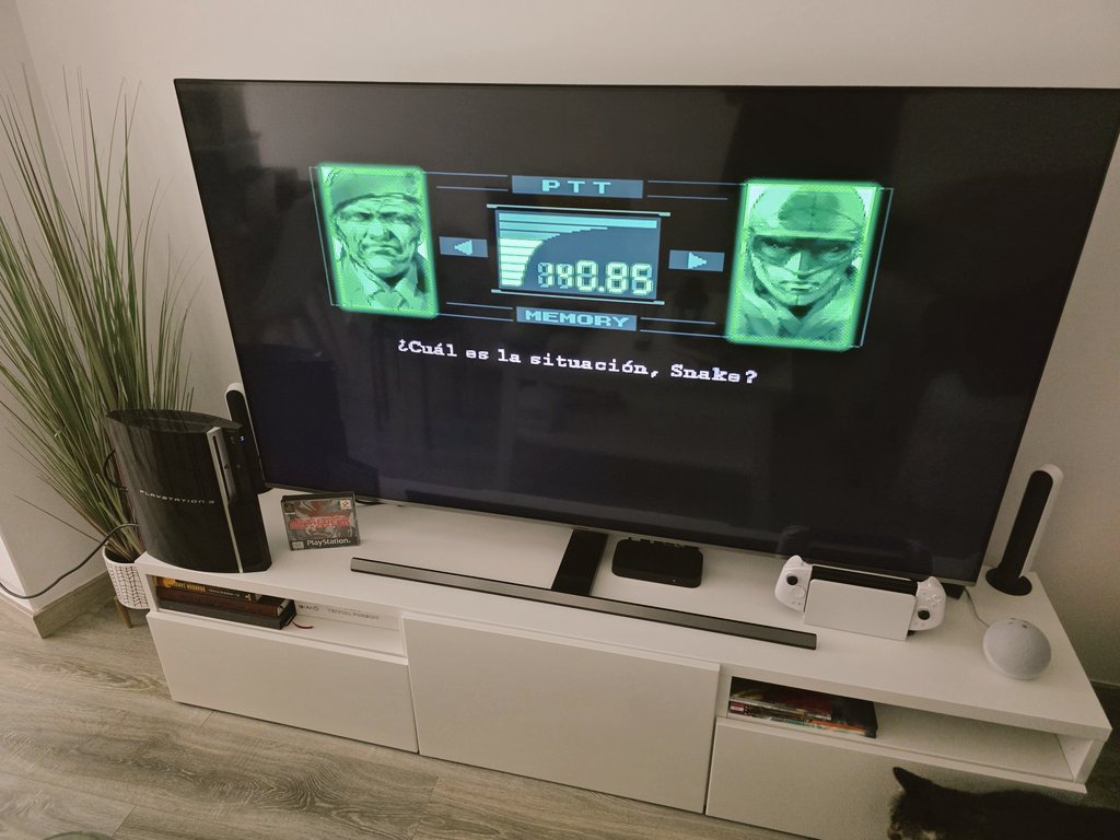 gummerpaladin's tweet image. Viva, limpia y funcionando. Y retrocompatible 😉 Pensar que esta generación ya la consideramos retro... da vertigo como pasa el tiempo #retrogaming