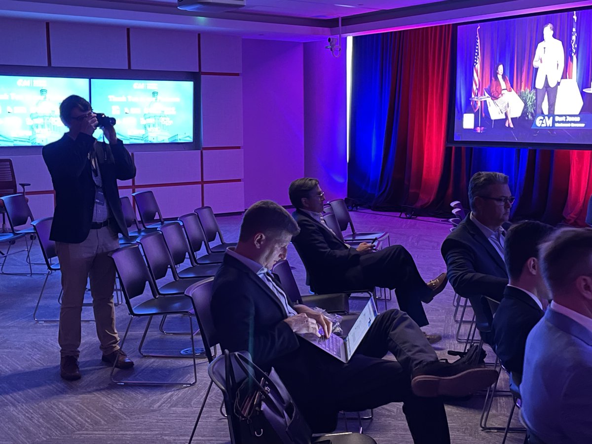 ladytourism's tweet image. Love having friends at the GAM Gubernatorial Forum to send me behind the scenes shots of @beauvans. #gapol