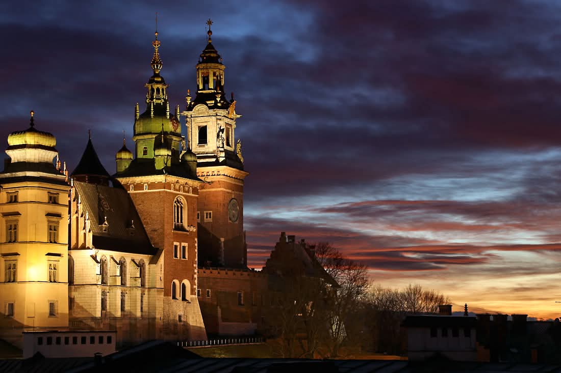 krakow_pl's tweet image. #Krakow #Dobranoc, spokojnego wieczoru!

📸 Wojtek Kaczówka Fotografia 
@IMGWmeteo @krakow_pl @MeteoprognozaPL