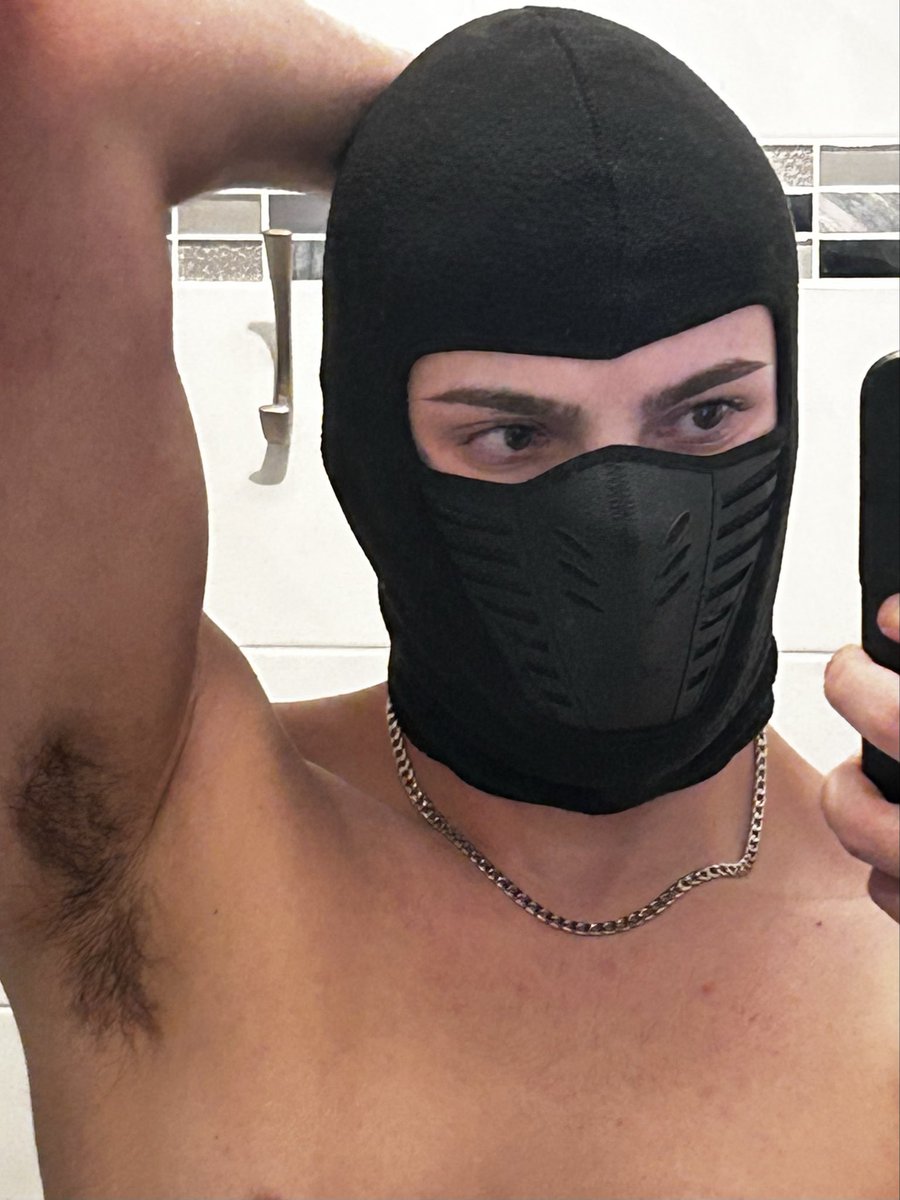 GoodBoyHazz's tweet photo. Mask 😈
#maskedman #gay #vape https://t.co/9SgZAC0FJf