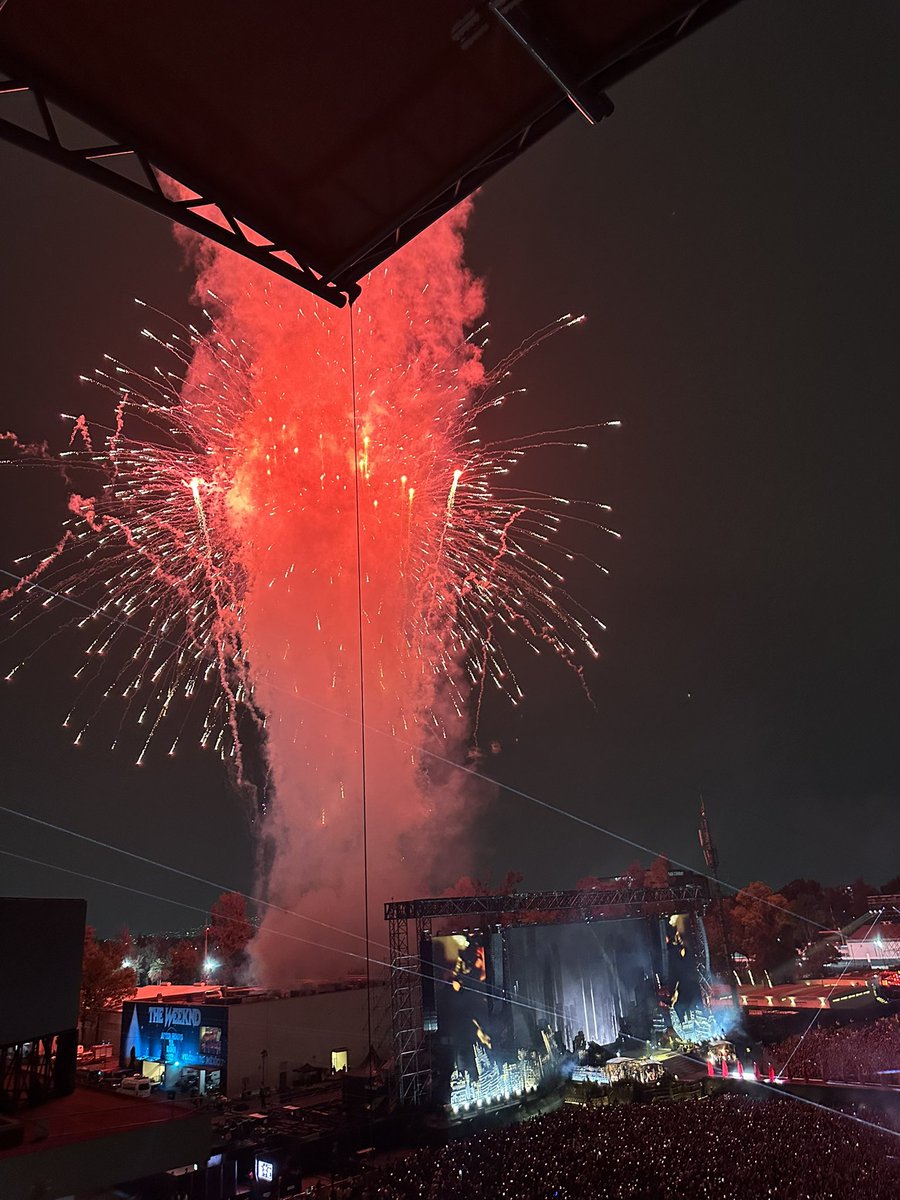 EduardoMtSantos's tweet image. Recuerdo de mi primer concierto solo #TheWeekndEnMéxico #afterhours