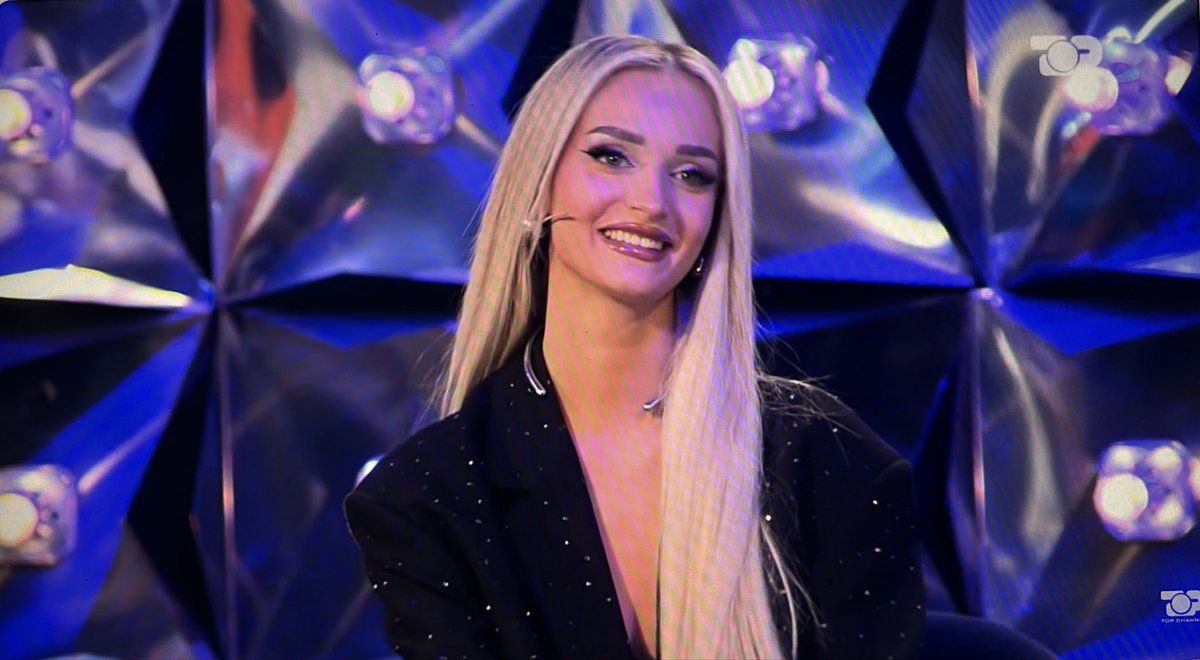 StresinjoW tweet media