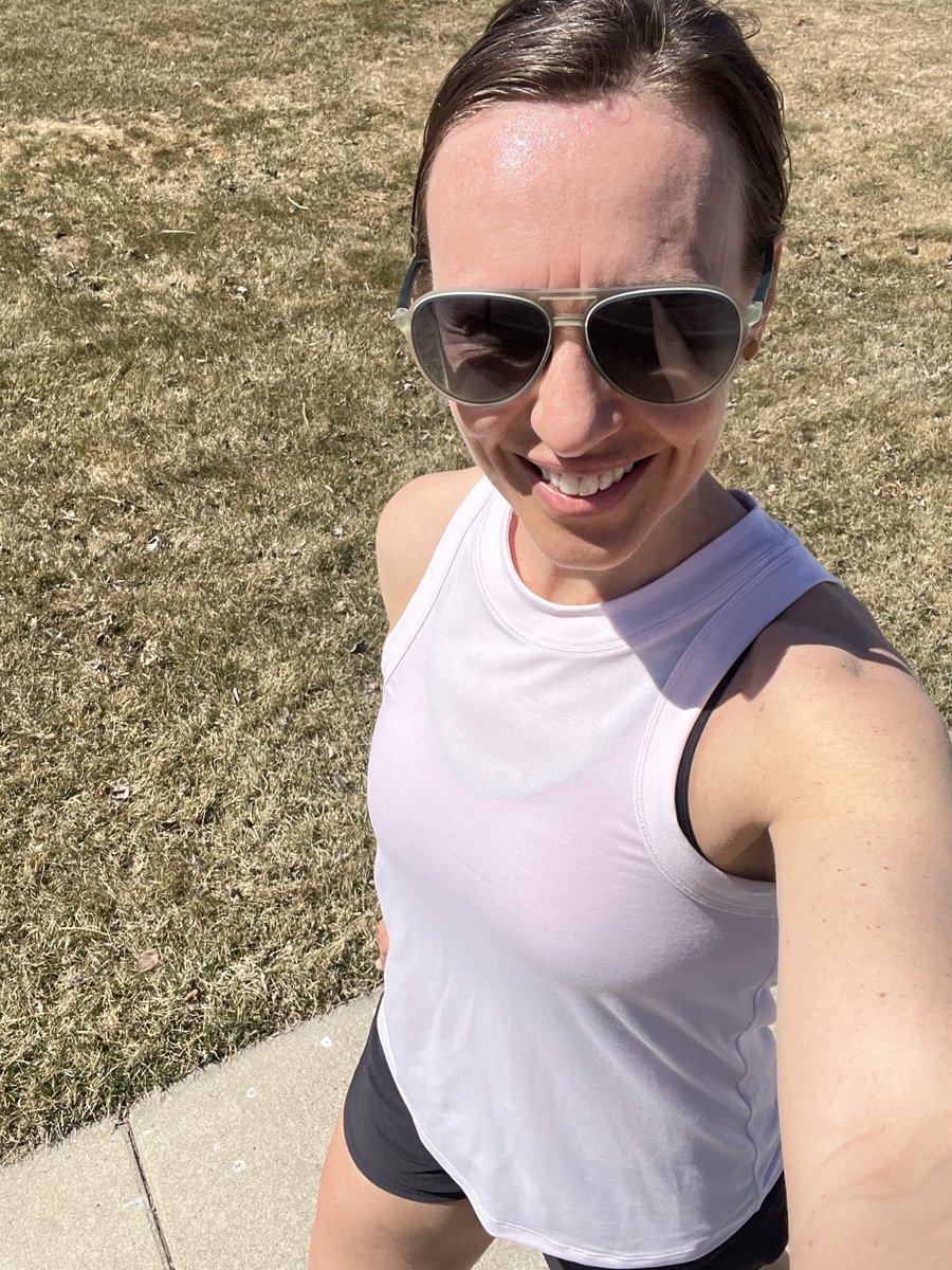 LindsayIRL's tweet image. I’m at the point in training where I mindlessly say things like, “No long run this week, just a quick 11-miler.”

And fully aware how ridiculous &amp;amp; eye-rolling I sound 😀

#marathontraining #running #workout #wellness #fitness #exercise #healthyhabits #gratitude