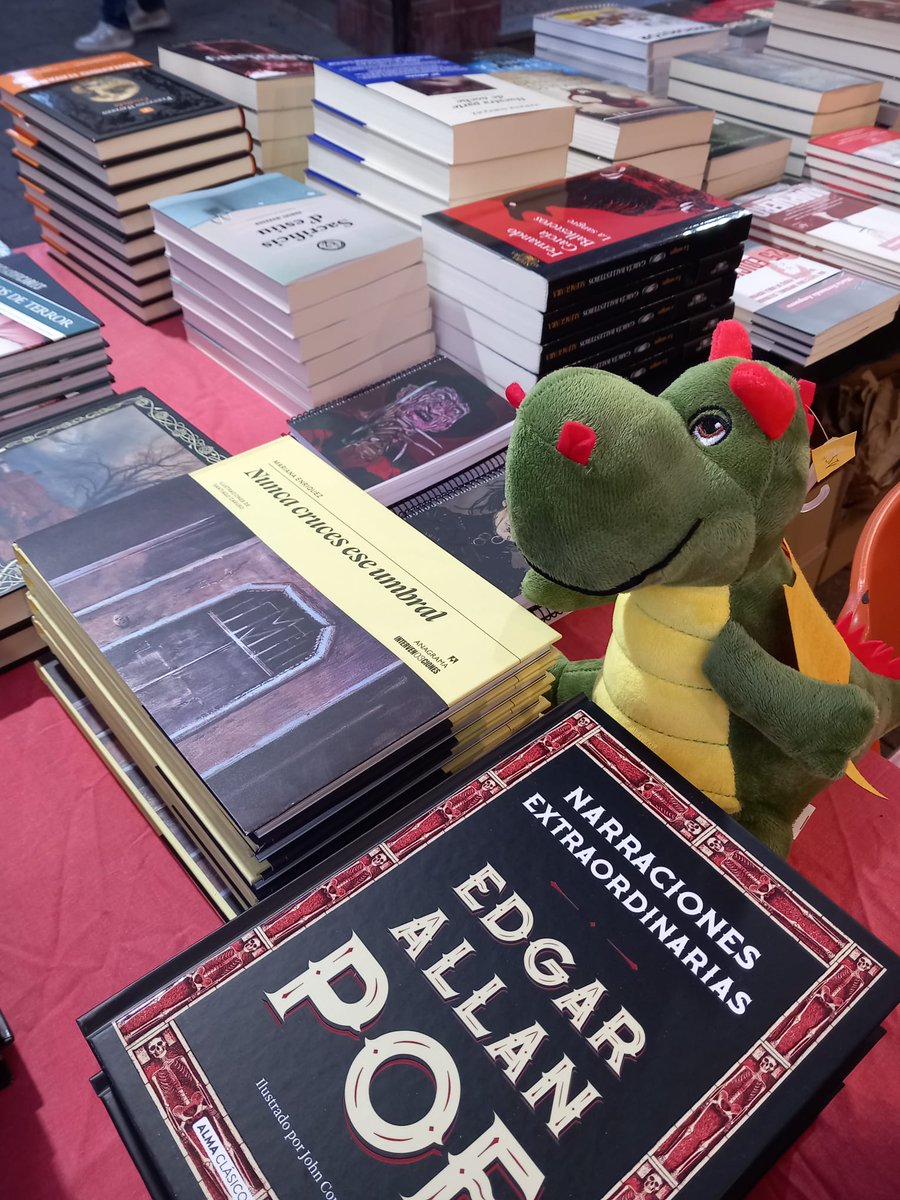 DerryBooks's tweet photo. Ja hi som🎈. Us hi esperem demà i dijous !🐉🌹 
-
Ya estamos instalados🎈. Os esperamos mañana y jueves !🐉🌹 https://t.co/Q44GVqoIA0