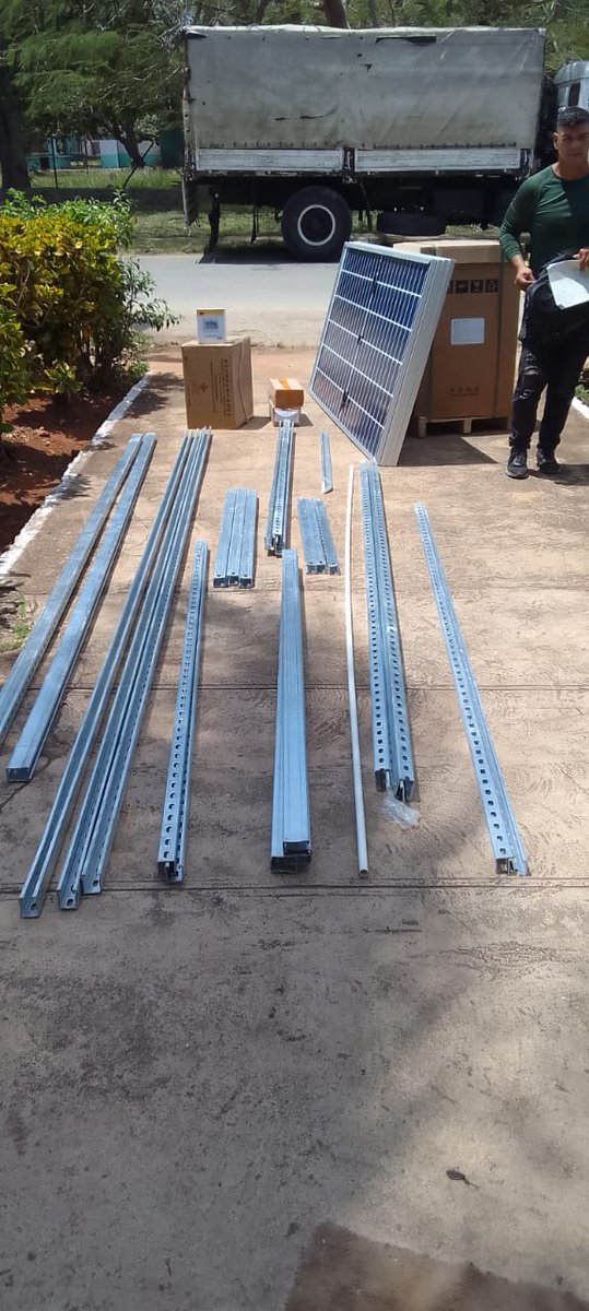 filialmatanzas's tweet image. La #FilialCopextelMatanzas sigue apostando por la Energía Solar, porque el sol no se puede bloquear, ya entregado el material para comenzar el montaje de panes fotovoltaicos en el centro medico Psicopedagógico de Jagüey Grande.
#CubaVencera
#MatancerosEnVictoria