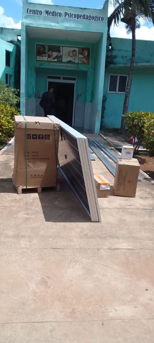 filialmatanzas's tweet image. La #FilialCopextelMatanzas sigue apostando por la Energía Solar, porque el sol no se puede bloquear, ya entregado el material para comenzar el montaje de panes fotovoltaicos en el centro medico Psicopedagógico de Jagüey Grande.
#CubaVencera
#MatancerosEnVictoria