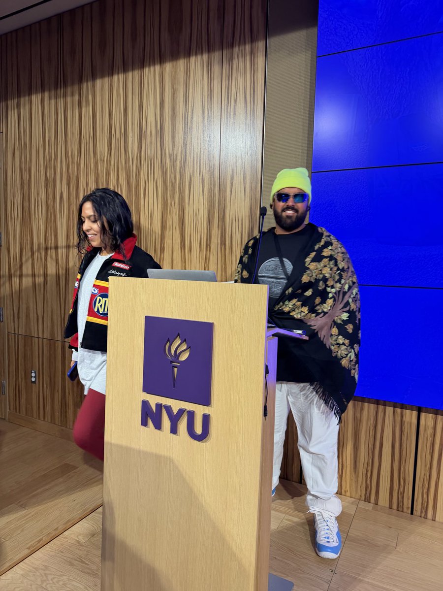 callmeprophet's tweet photo. HEY THERE KHALIYA, WHAT’S IT LIKE IN NEW YORK CITY¿ https://t.co/WEFphM860g