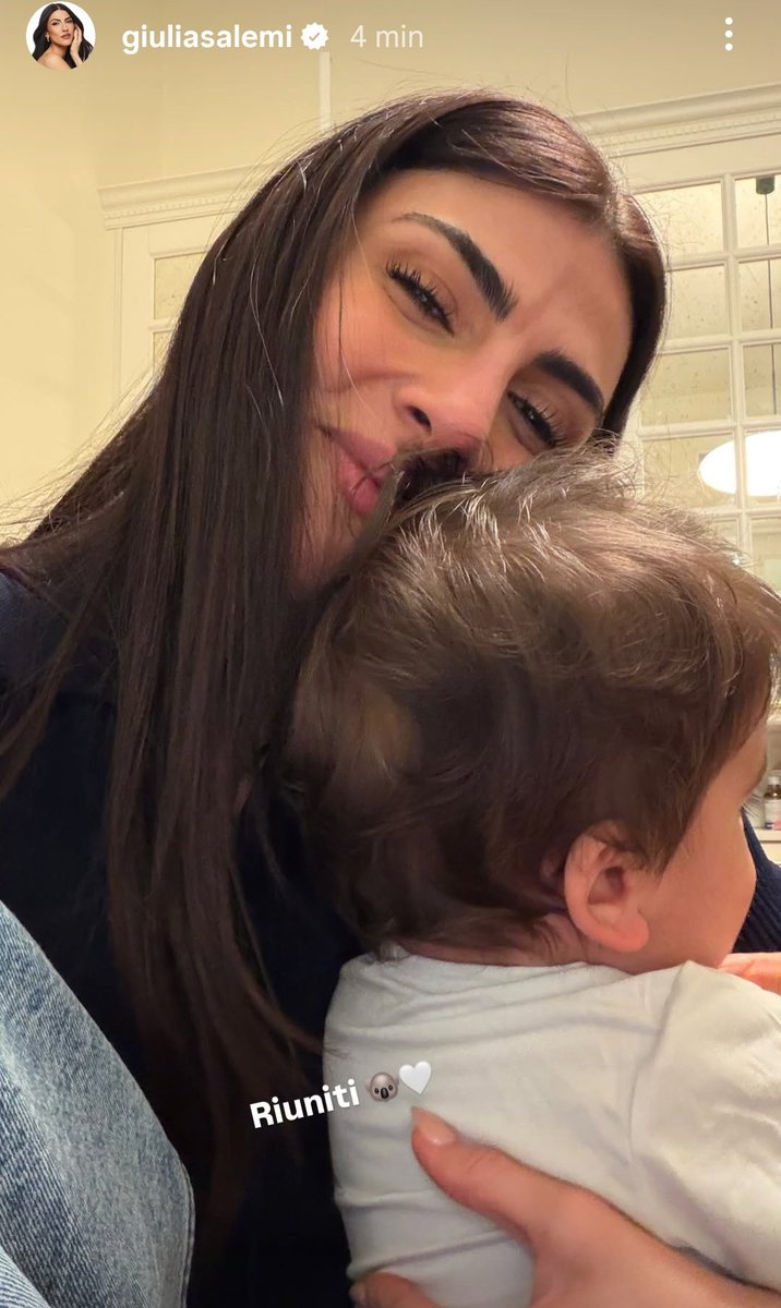 Laura🦋💐 tweet media