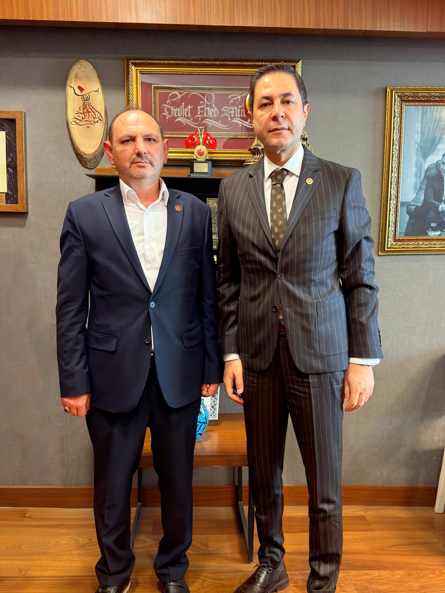 yclblt06's tweet photo. 🟢 MHP Grup Başkanı Ahmet Topuz (Kocaeli Büyükşehir Belediyesi)
🟢 İlçe Başkan Yardımcısı Oğuzhan Şenel (Kocaeli Körfez)
🟢 İlçe Başkan Yardımcısı Mukadder Üregen (Kocaeli Körfez)

Nazik ziyaretleri için kendilerine teşekkür ediyor, çalışmalarında başarılar diliyorum. https://t.co/BFHtvxI2Cj