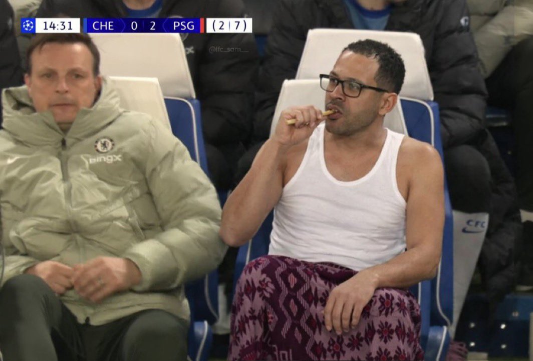 On défend en 6-2-2 

C’est Enzo qui va au pressing des centraux 

Liam Delap joue aile droite